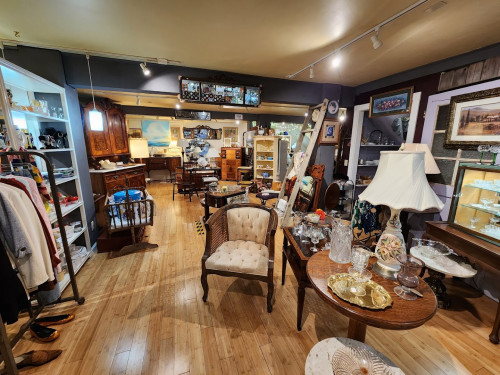 Paso Robles Antiques & Vintage - Paso Robles, California 93446