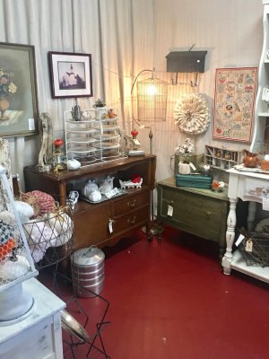 Our Little Corner Antiques And Collectibles - tyler, Texas 75703