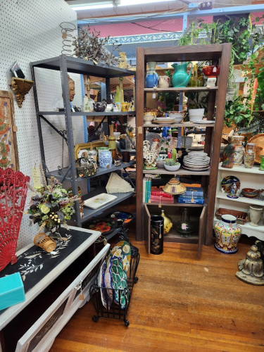 Rags To Riches Flea Market - Anderson, Missouri 64831