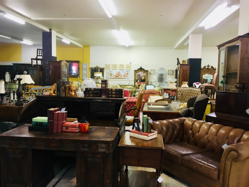 Olde Anchor Antiques & Collectibles - Cloverdale, California 95425