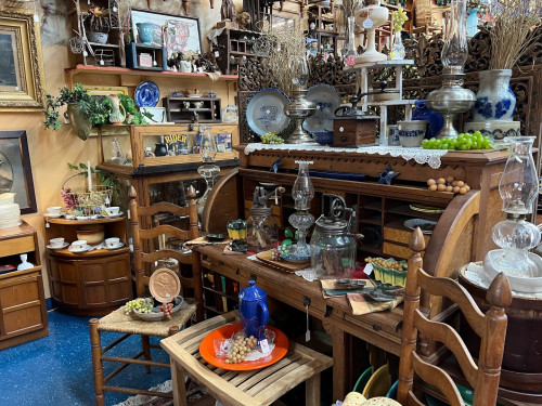 Sherman’s Antiques - Winter Haven, Florida 33881