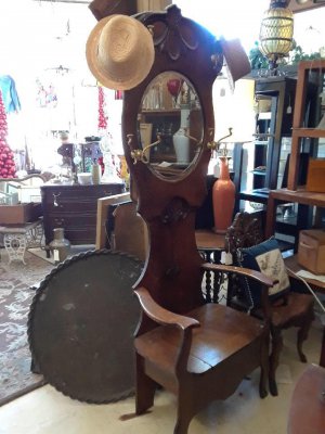 Seminole Heights Antiques & Decor - Tampa, Florida 33603