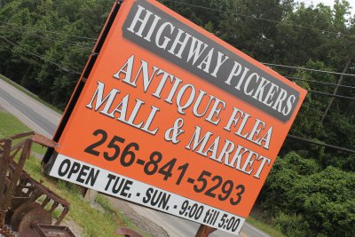 Highway Pickers Antique Mall & Flea Market - Cullman, Alabama 35057