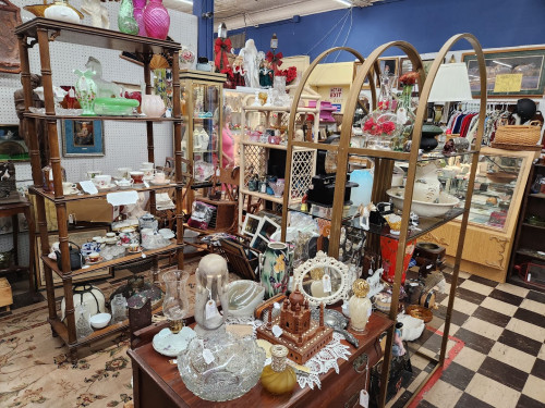 Biggar & Biggar Antique Mall - Arcadia, Florida 34266