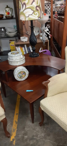 Frontier Antiques & More - Poplar Bluff, Missouri 63901