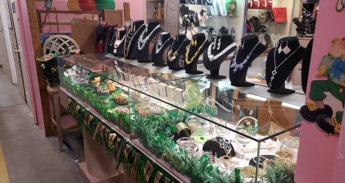 Collingwood Auction & Flea Market - Farmingdale, New Jersey 07727