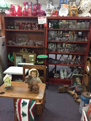 Picket Fence Antiques - Sacramento, California 95819