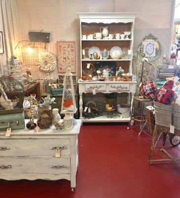 Our Little Corner Antiques And Collectibles - tyler, Texas 75703