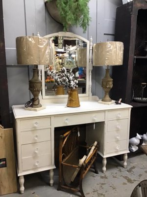 Southern Antiques and Accents - Fairhop, Alabama 36532