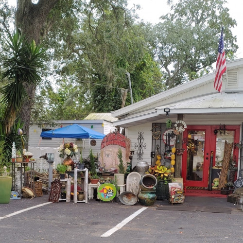 Red Tree Antiques & Collectibles - St. Augustine, Florida 32084