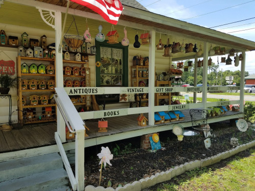 Blackwater Trail Antiques and More - Milton, Florida 32570