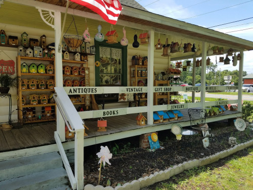 Blackwater Trail Antiques and More - Milton, Florida 32570