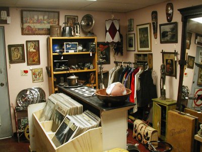 Flagstaff Antiques LLC - Flagstaff, Arizona 86001