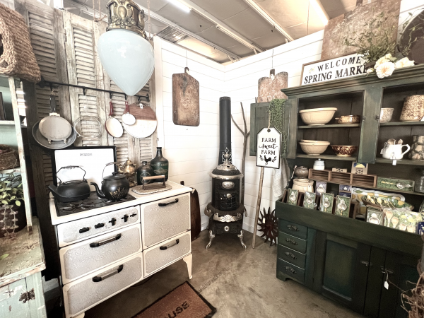 LoneStar Antiques - Fort Worth, Texas 76148