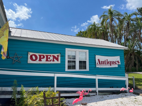 Zula's Antiques - Terra Ceia, Florida 34250
