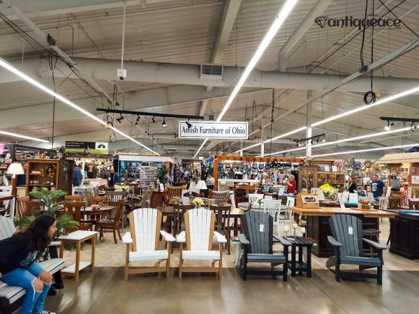 Hartville Marketplace and Flea Market - Hartville, Ohio 44632