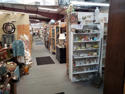 A & J Antique Mall - Fort Collins, Colorado 80525