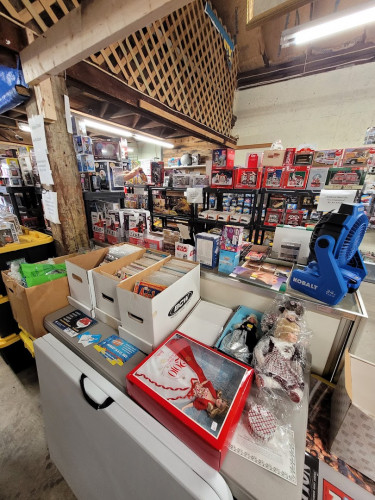 Root's Old Mill Flea Market - Manheim, Pennsylvania 17545