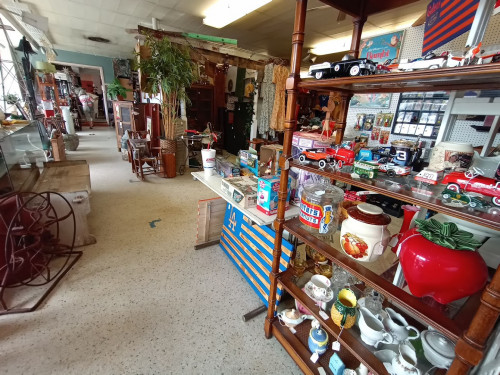 G's Vintage Market - Lake Wales, Florida 33853