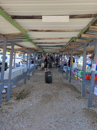 Clarksville Outdoor Flea Market - Clarksville, Tennessee 37042