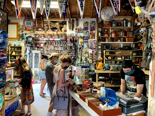 NIKNAX Antiques And Collectibles - Islamorada, Florida 33036