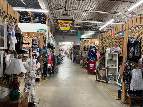 The Hitch n Post Flea Market - Commerce, Oklahoma 74339