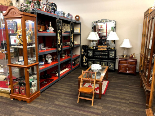 Coronado Antiques & More Vendor Mall - New Smyrna Beach, Florida 32168