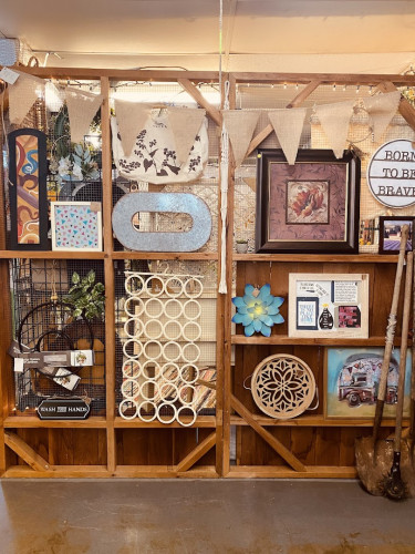 Fair Ground Flea Market & Antiques - Hooks, Texas 75561