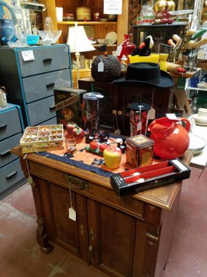 Mill Creek Antique Mall - Bakersfield, California 93301