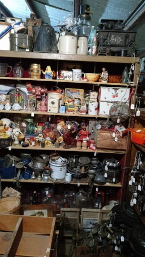 Lucky's World Antiques Market & Auction - Lubbock, Texas 79412