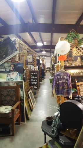 The Mall Vintage Fleamarket and Antiques - Twin Groves, Arkansas  72039