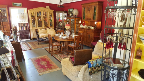 Fife Creek Antiques and Collectibles - Guerneville, California 95446