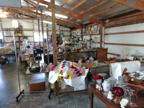 Luke's Town & Country Flea Market - Greenville, Kentucky 42345