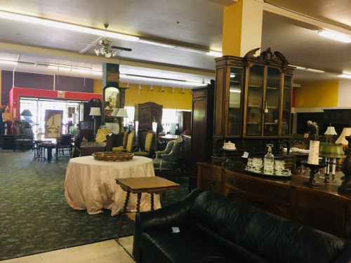 Olde Anchor Antiques & Collectibles - Cloverdale, California 95425