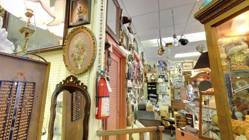 Davidson Antiques - Dania Beach, Florida 33004