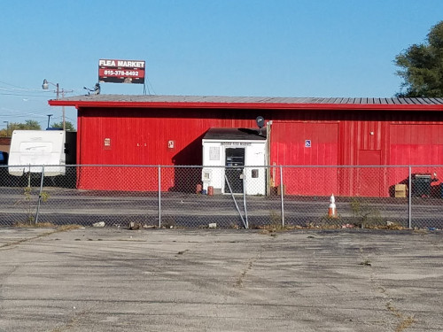 Sandy Hollow Flea Market - Rockford, Illinois 61109