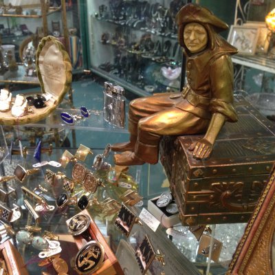 Sherman Oaks Antique Mall - Sherman Oaks, California 91423