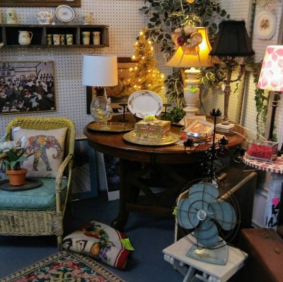 CHICK N TREE Antiques - Abilene, Texas 79605