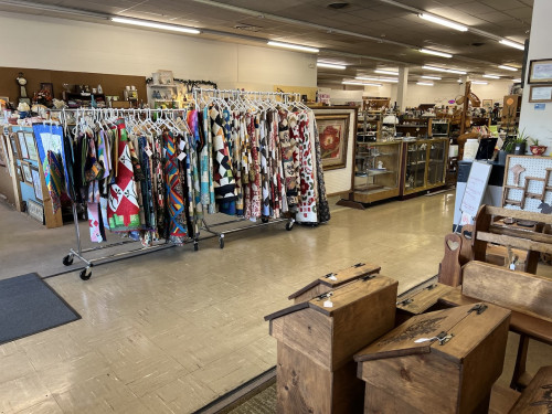 Valley Treasures - Woodstock, Virginia 22664