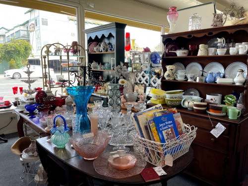 Tara Lee’s Antiques and more... - Morro Bay, California 93442