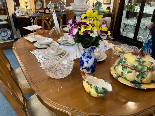 Antiques On Arlington - Cambria, California 93428