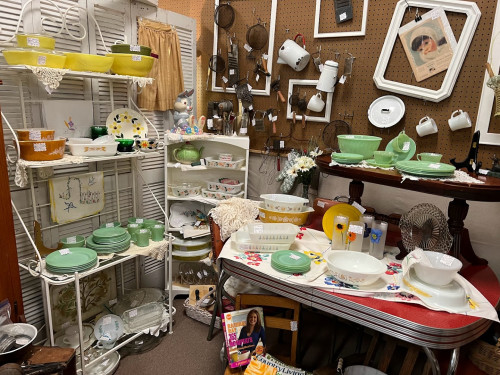 Antiques & Uniques Market - Bryant, Arkansas  72022