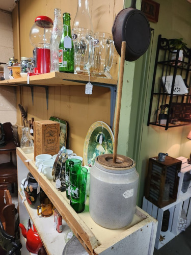 Gone to the Dogs Flea Market - Billings, Missouri 65610