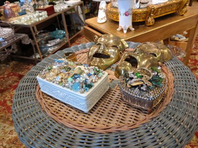 Treasure Island Antiques - Naples, Florida 34102