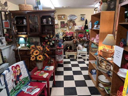 The Front Porch Flea Market - Paragould, Arkansas  72450