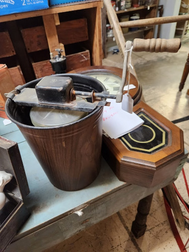 Gone to the Dogs Flea Market - Billings, Missouri 65610
