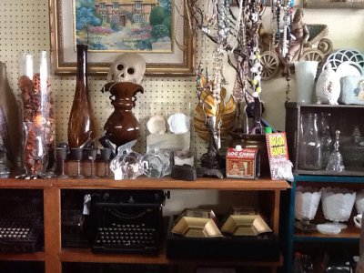 Guerrero's Treasures & Collectibles - Riverside, California 92506