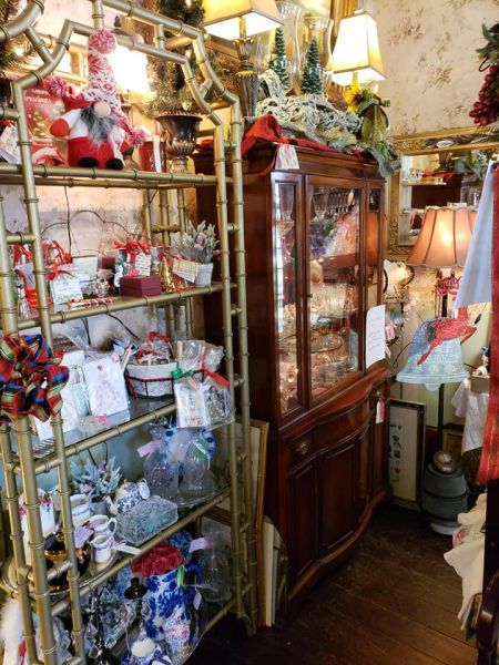 Garrett House Antiques - Montgomery, Texas 77356