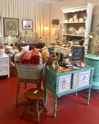 Our Little Corner Antiques And Collectibles - tyler, Texas 75703