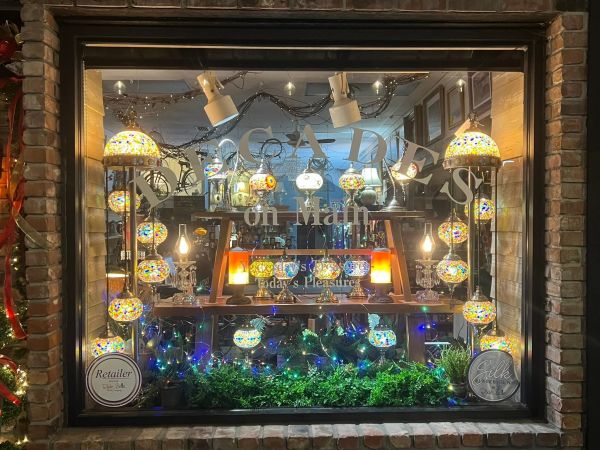 Decades on Main - HIGH SPRINGS, Florida 32643